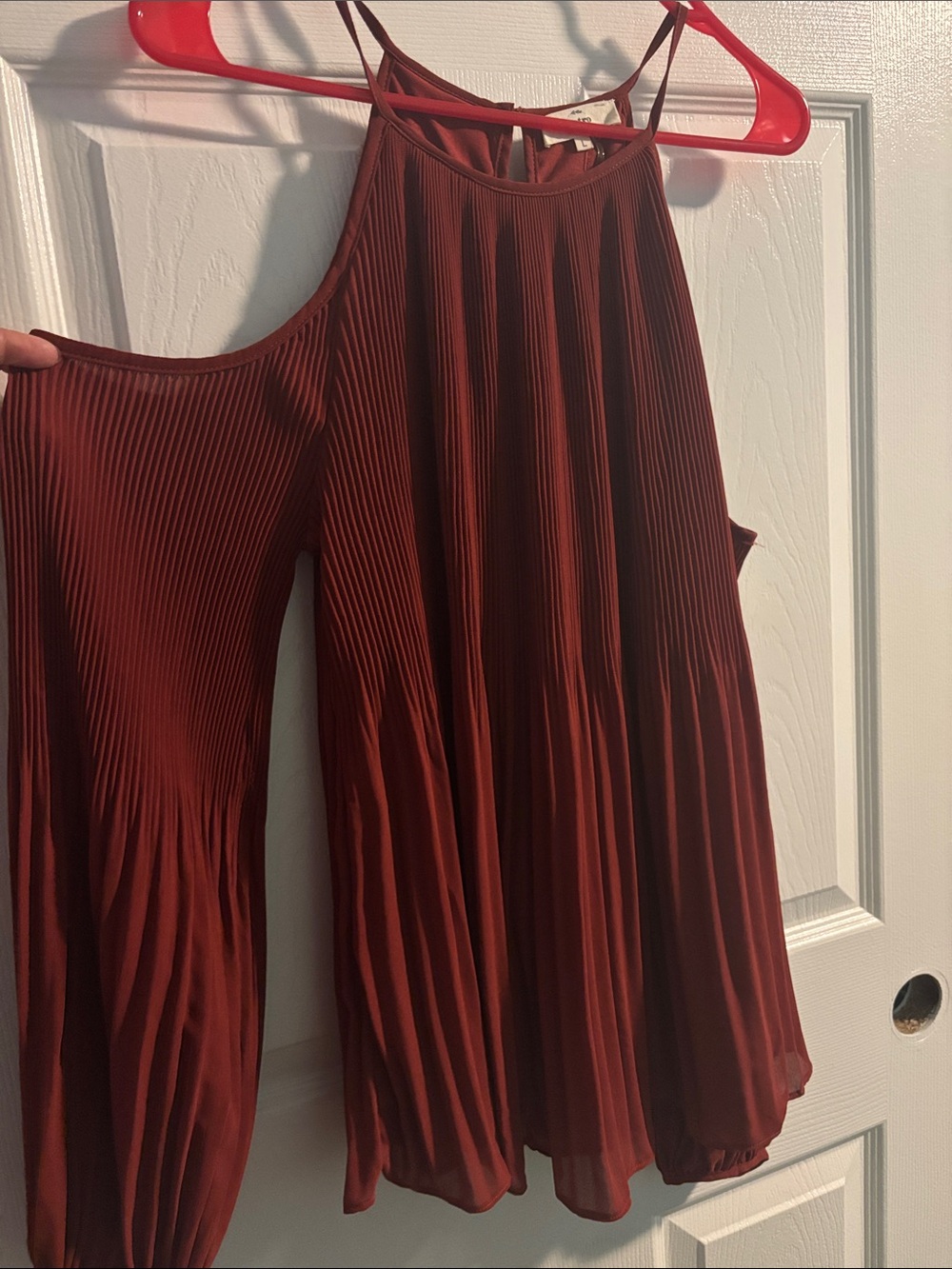 Women's Pleated Cold-Shoulder top - Rust